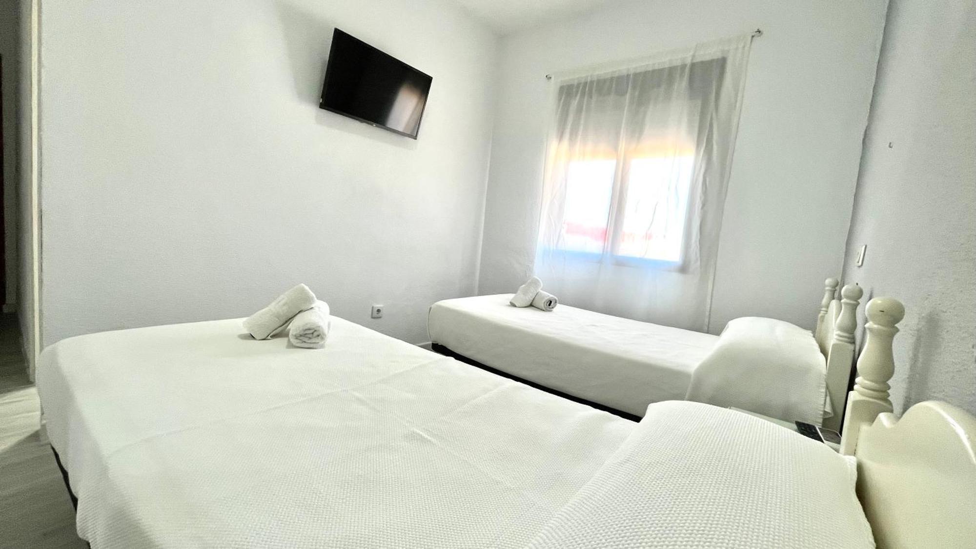 Hostal Carlos III Aldea Quintana Esterno foto