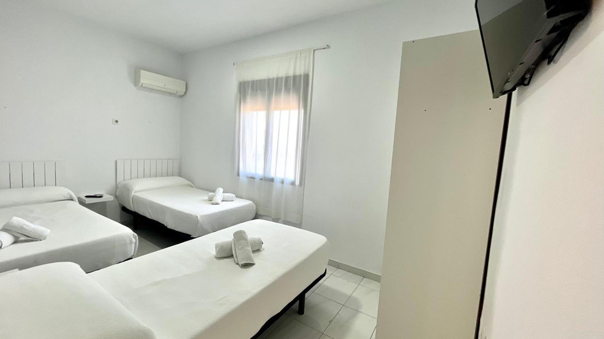 Hostal Carlos III Aldea Quintana Esterno foto