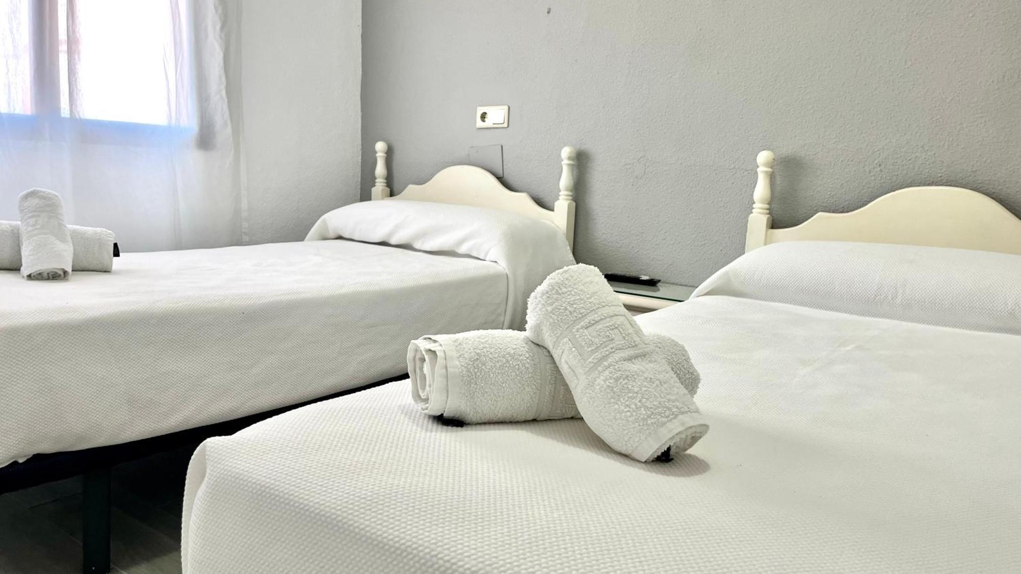 Hostal Carlos III Aldea Quintana Esterno foto